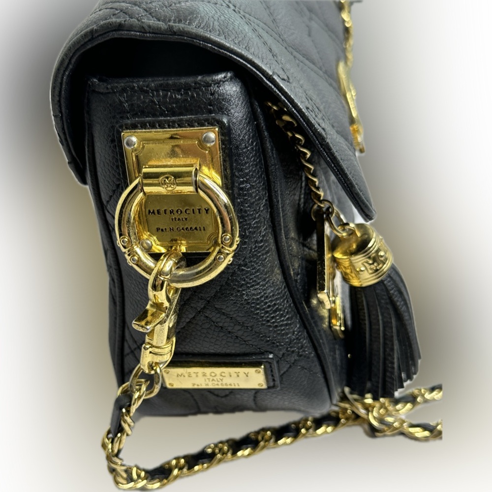 METROCITY ITALY Quilted Leather SERRATO Collection Black Gold Shoulder Bag EUC - Picture 3 of 15